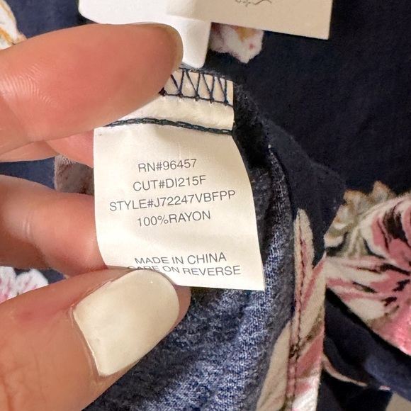 LUQ - Floral Tie Front Top - Picture 8 of 9